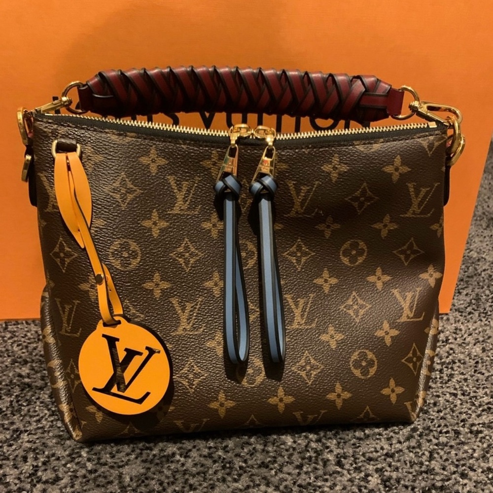 Louis Vuitton BEAUBOURG Hobo Mini handbag!
